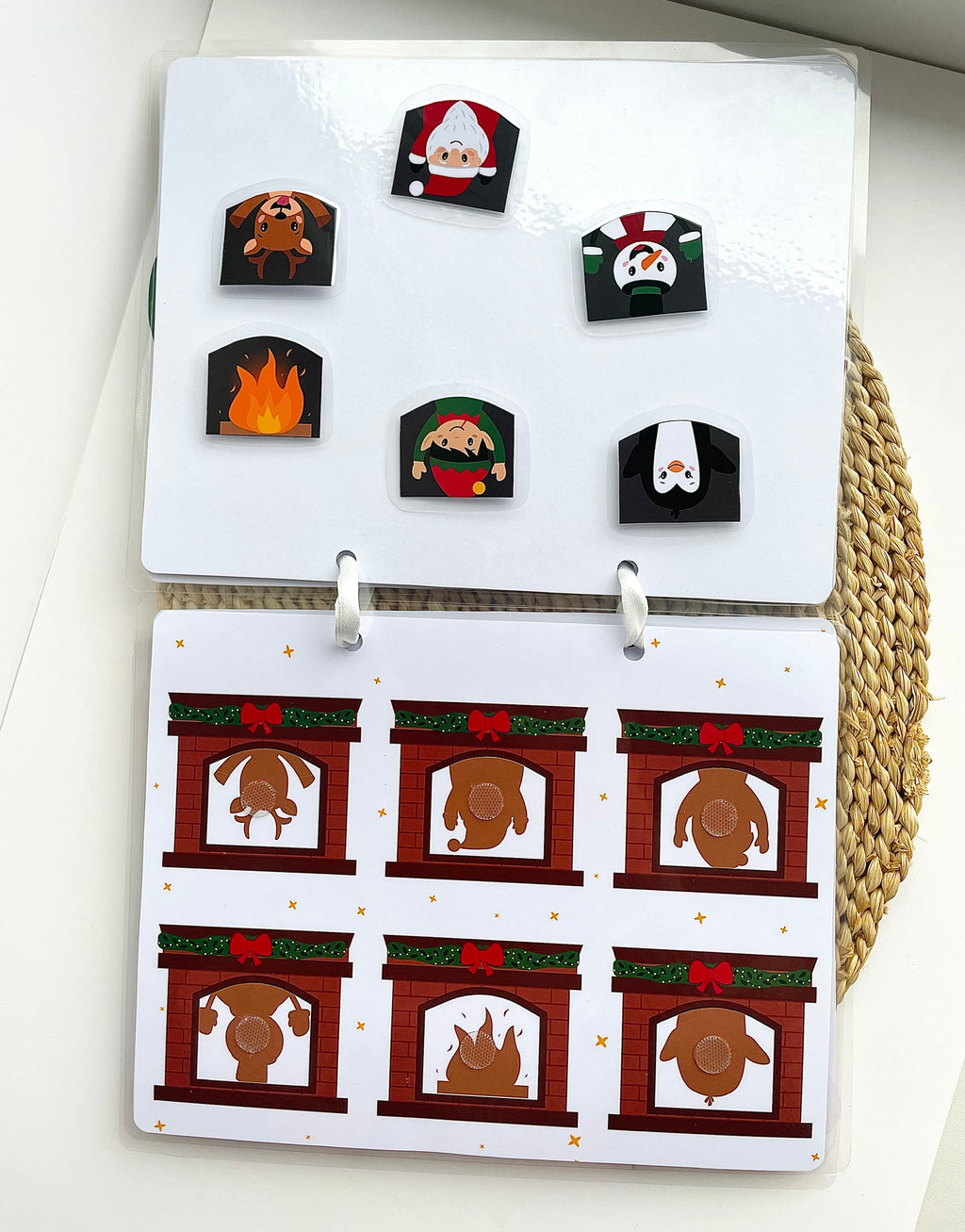 Ziemassvētku lipekļu grāmatiņa