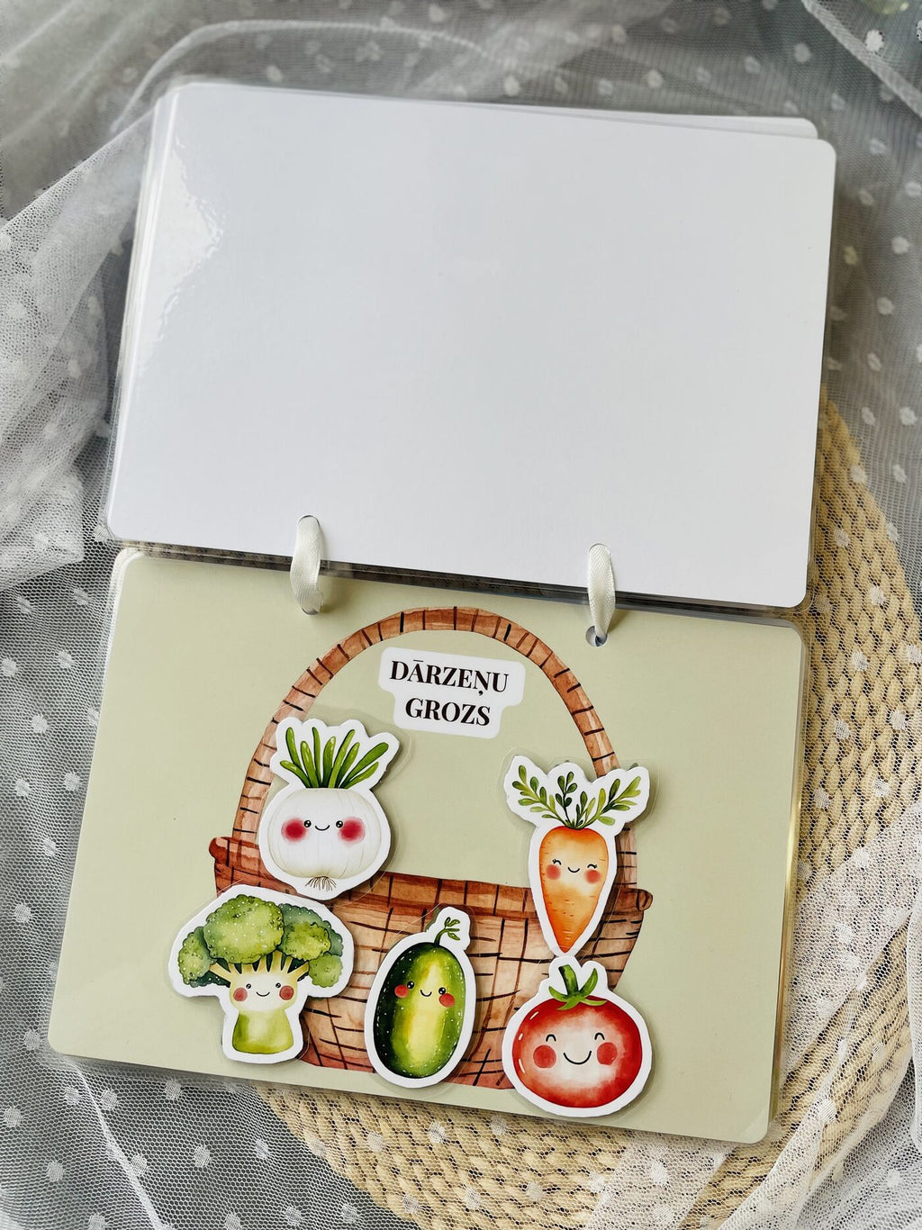 Lipekļu grāmatiņa